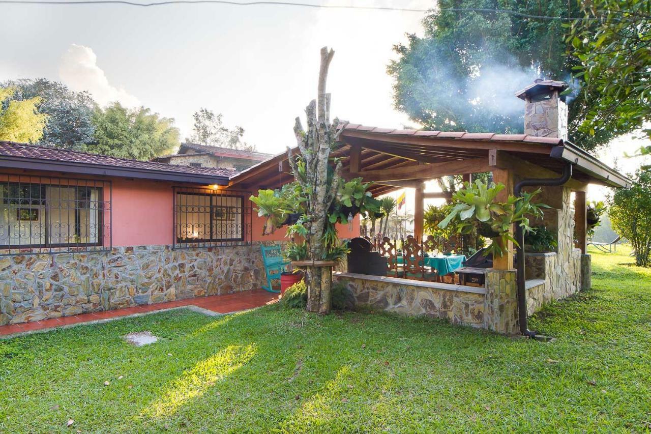 La Casa De Piedra Vila Guatapé Exterior foto